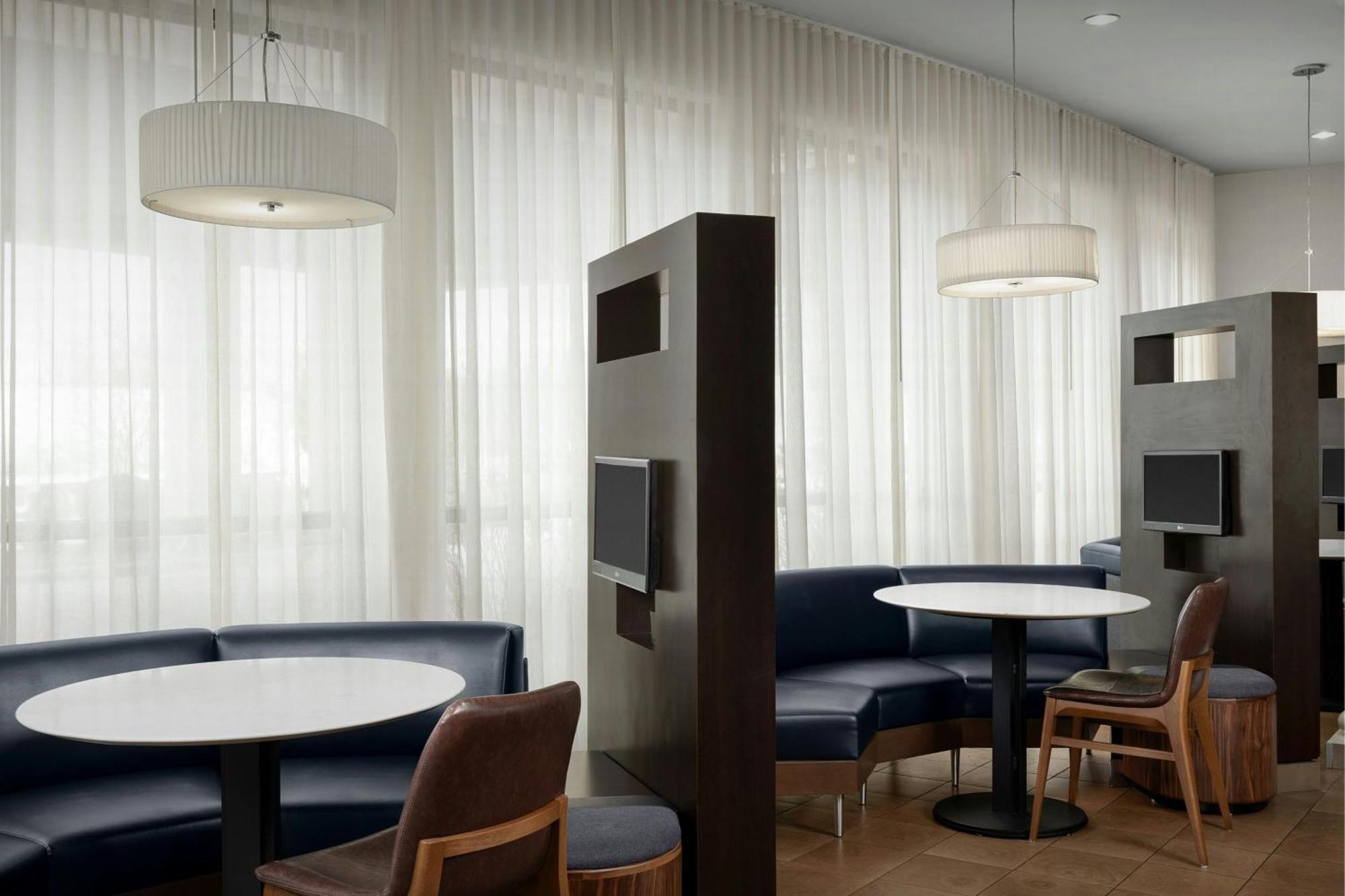 Hotel Courtyard By Marriott Salisbury Exteriér fotografie